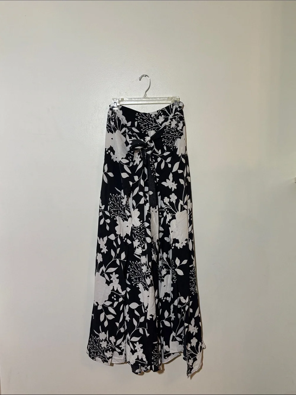 Hutch anthropologie black